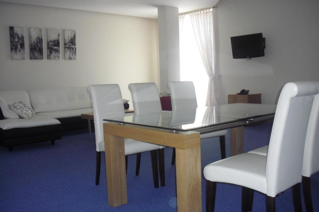 Universal Hotel Dupnitsa Quarto foto